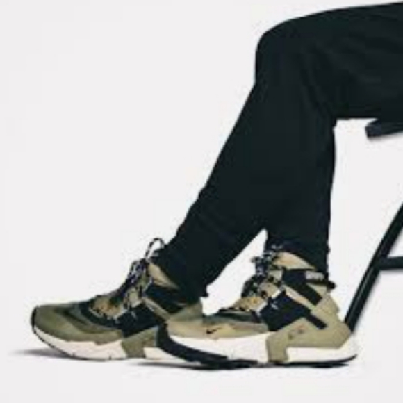 Nike Air Huarache GrippNeutral sneakers athletic shoes 8 9.5 main image 8